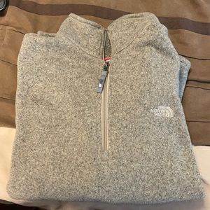 Men’s Northface pullover